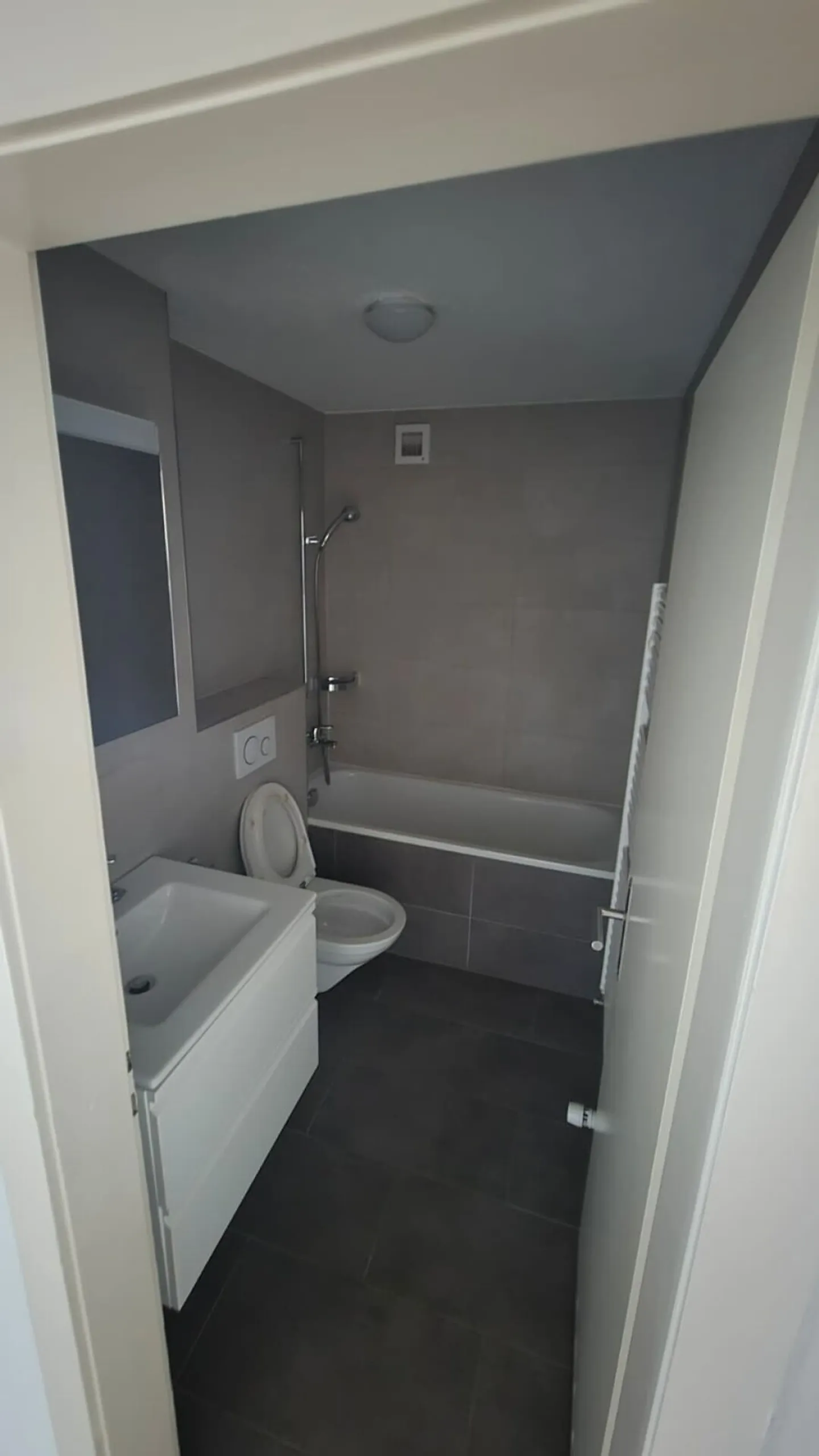 APPARTAMENTO MODERNO 3 STANZE - Foto 6 di 11