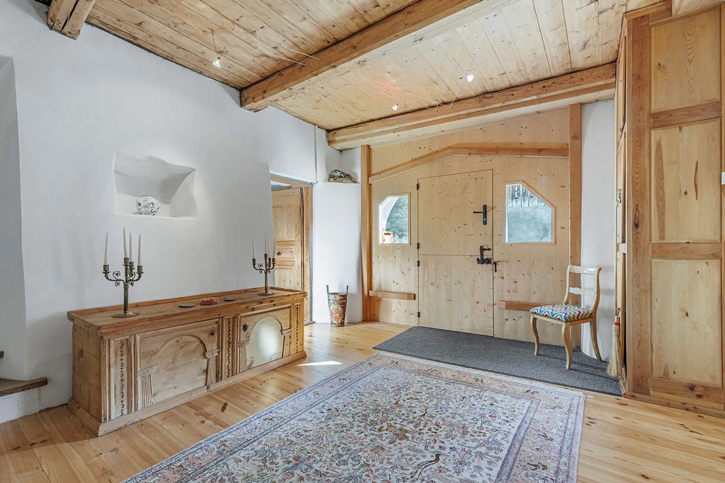 Geräumiges Engadinerhaus mit Potenzial - Foto 2 von 9