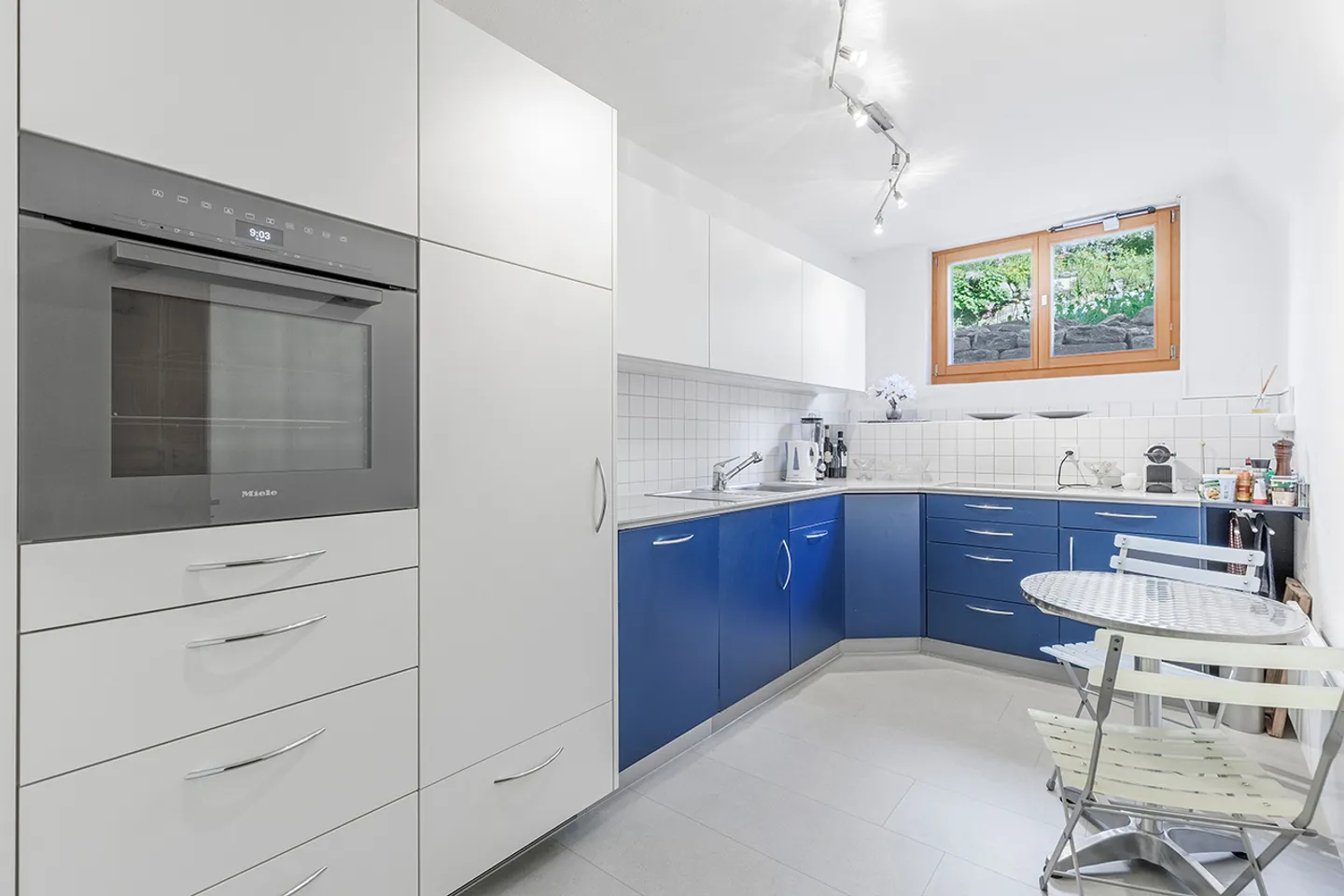 Geräumiges Engadinerhaus mit Potenzial - Foto 4 von 9