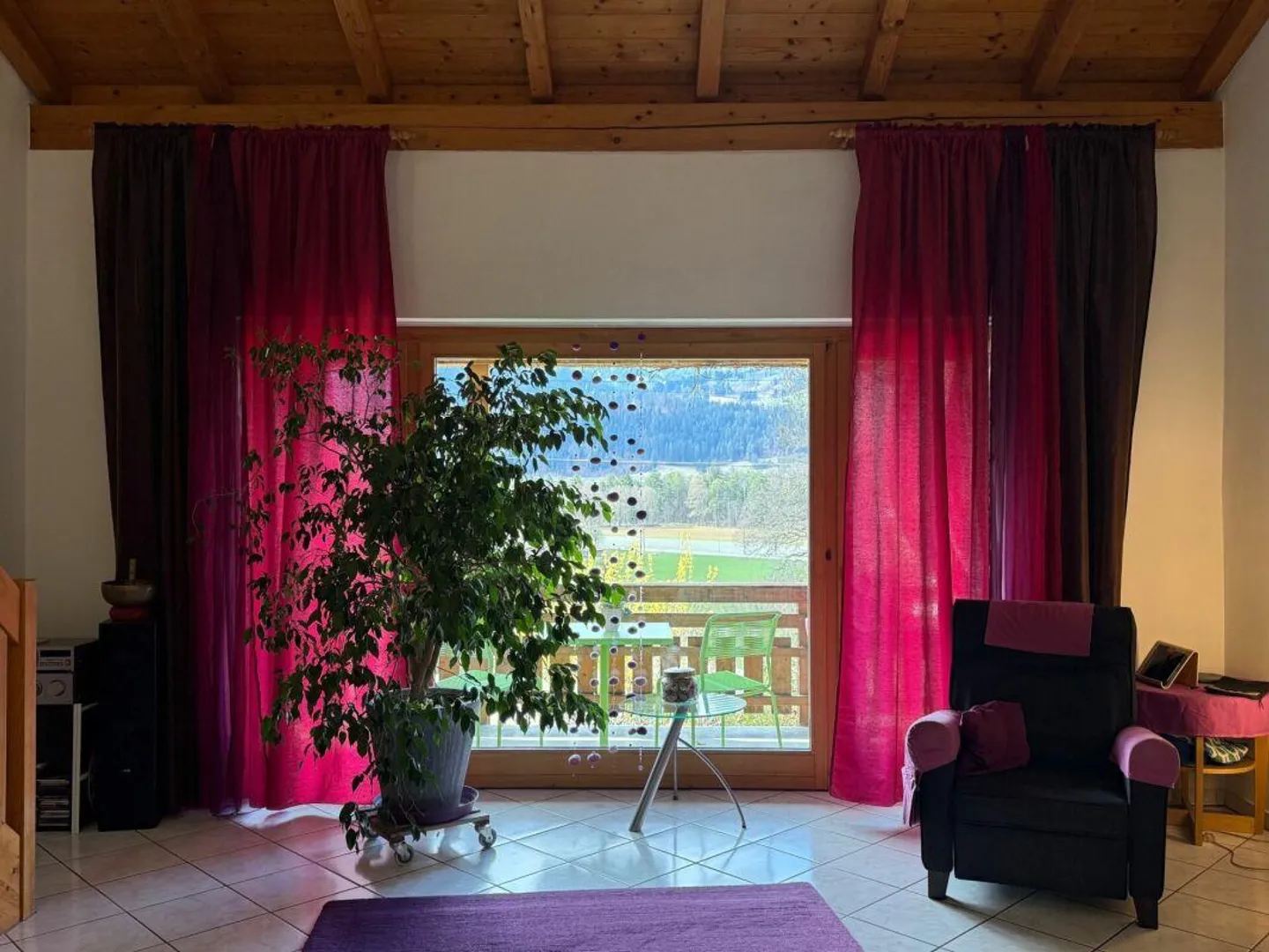 Ruhige Lage, schöne Aussicht - familienfreundliches Wohnen im Domleschg - Photo 1 of 5