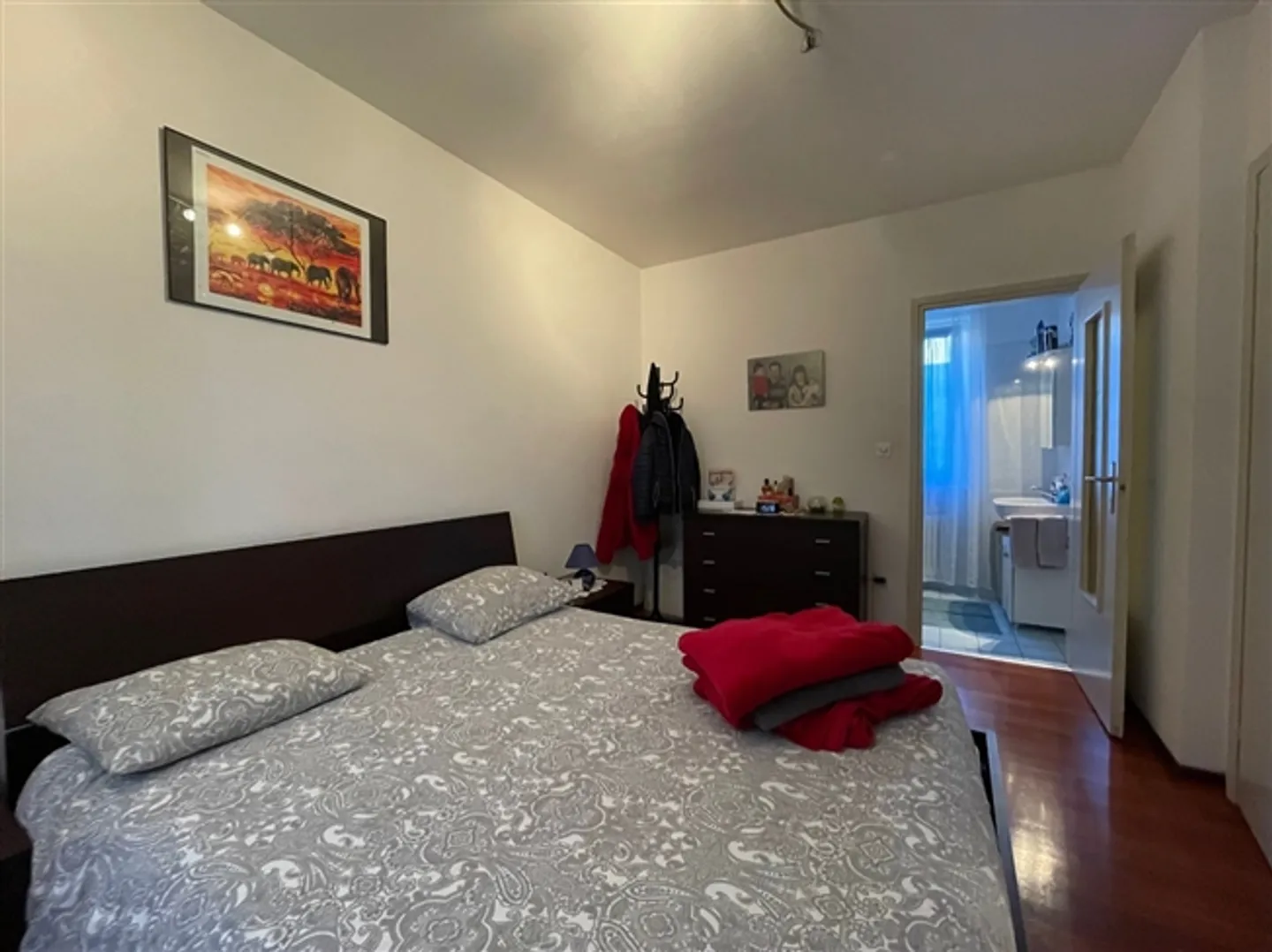 Three-Storey Family House with Garden - Photo 10 of 14