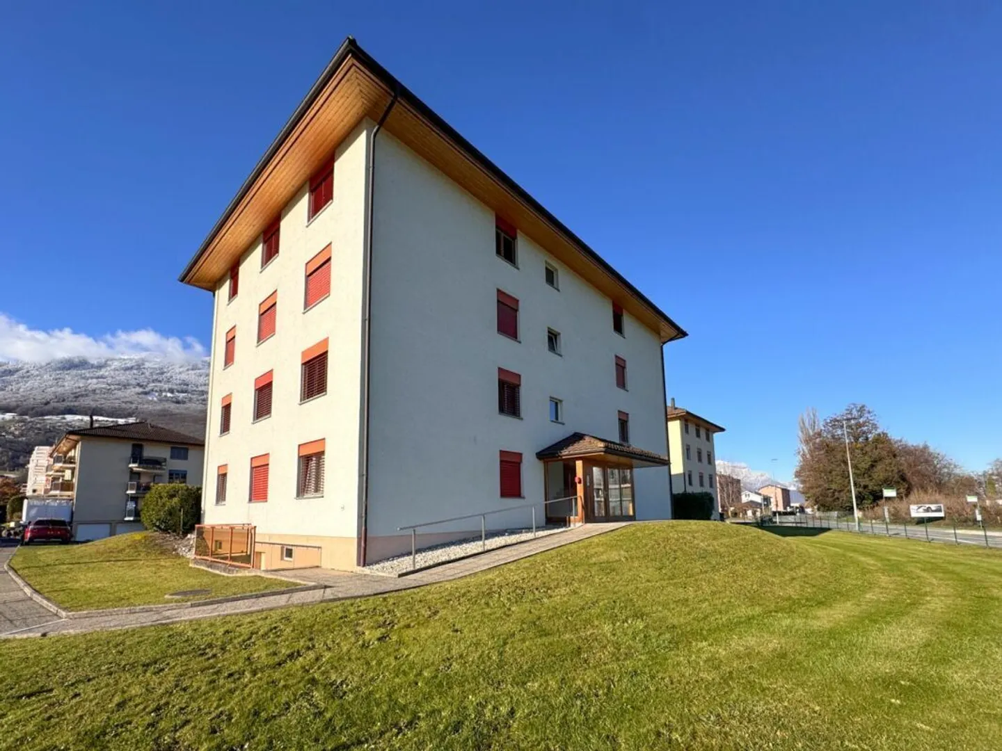 Appartamento moderno con 3 camere da letto e balcone, ristrutturato nel 2025 - Foto 13 di 14