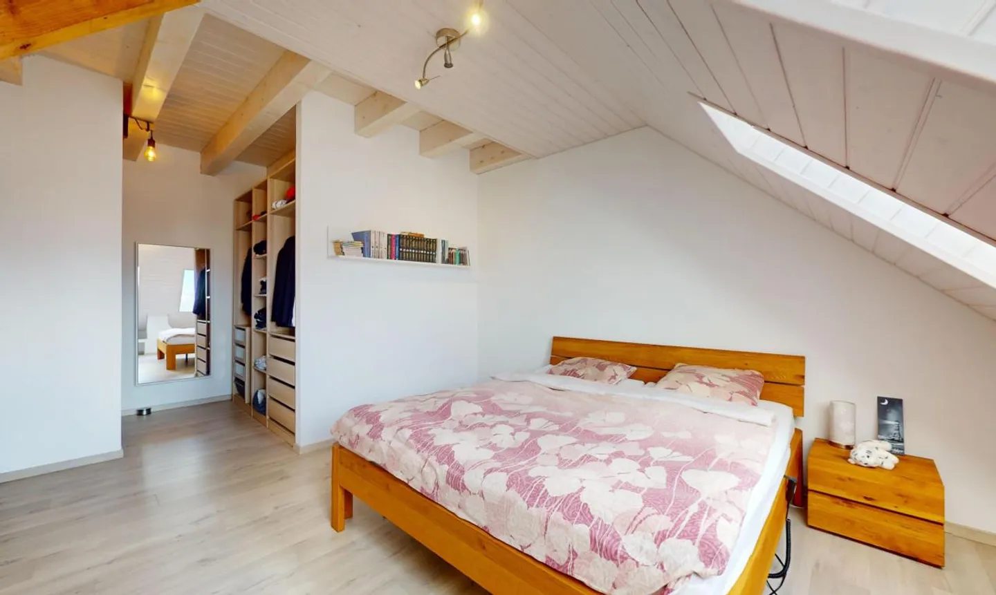 Stunning high-end duplex with 2 parking spaces in the communal garage! - Photo 7 of 13