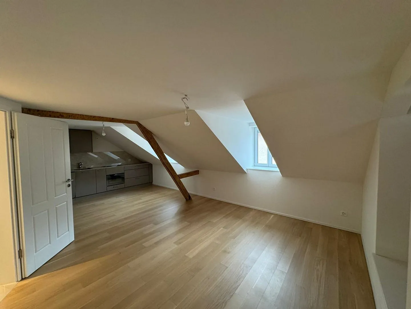 Charming 3.5-room apartment with stylish expansion! - Photo 2 of 6