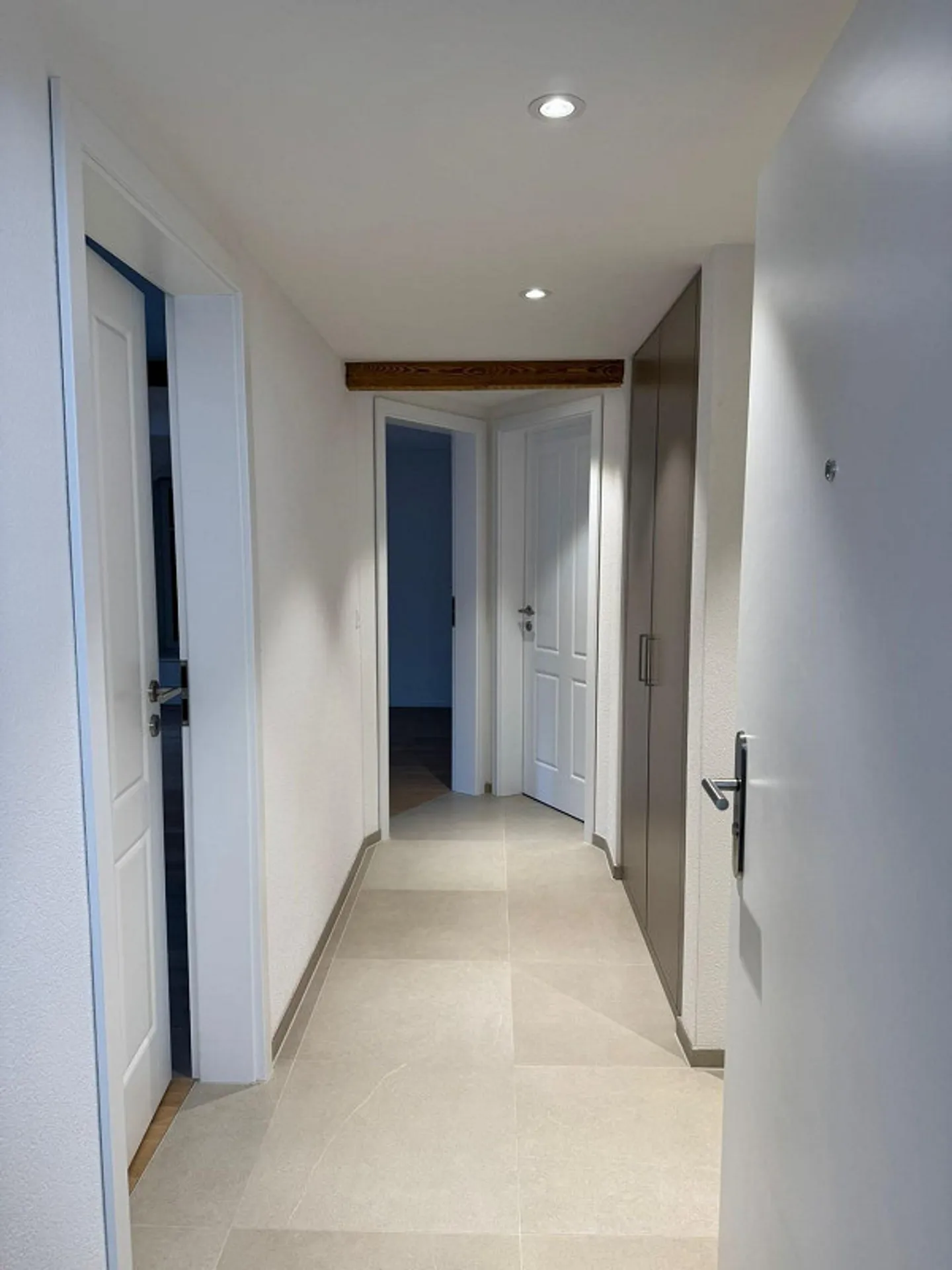 Charming 3.5-room apartment with stylish expansion! - Photo 1 of 6