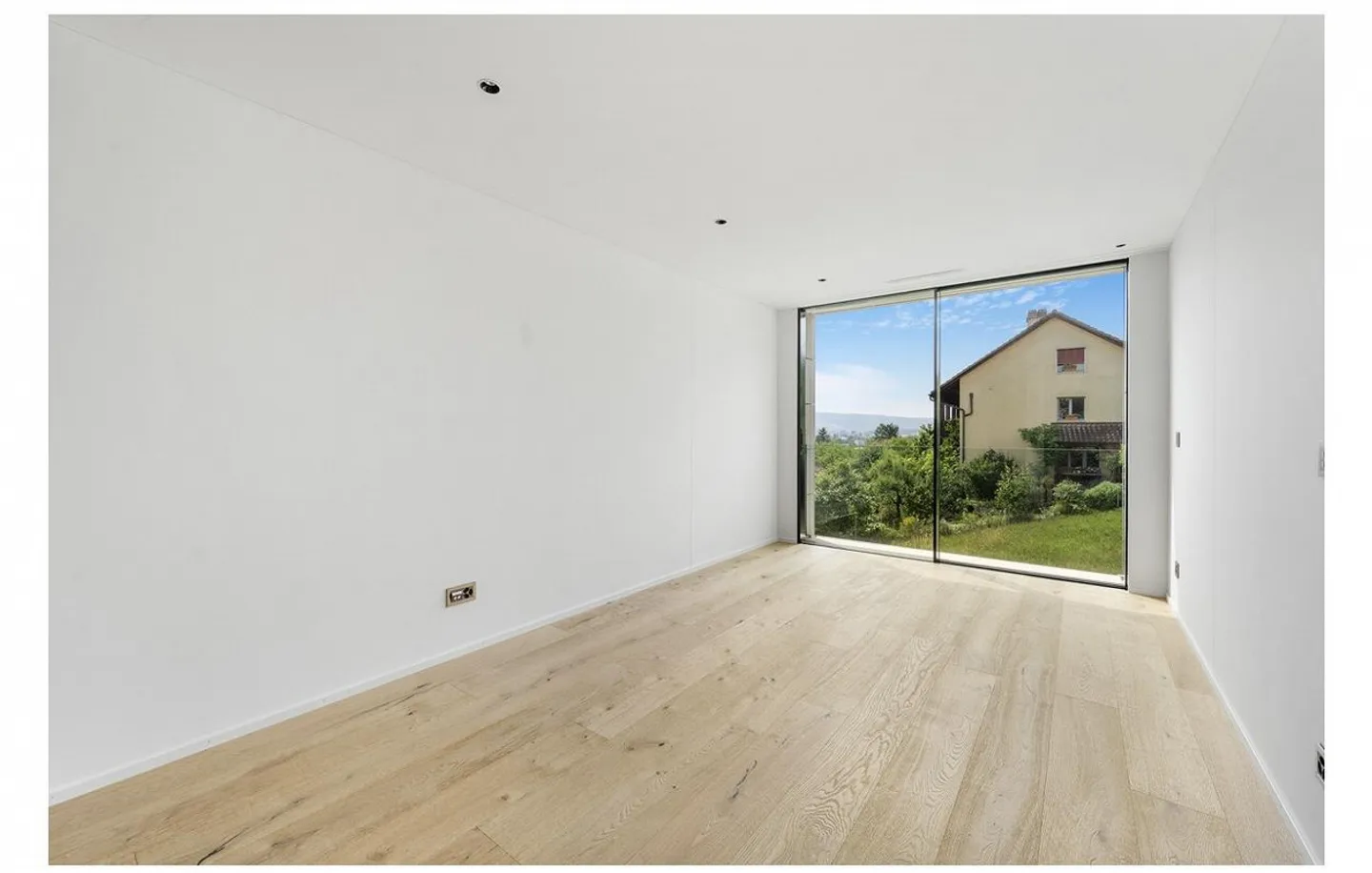 Hochwertige Immobilie in ruhiger Lage mit Panoramablick auf die Stadt - Foto 4 von 8