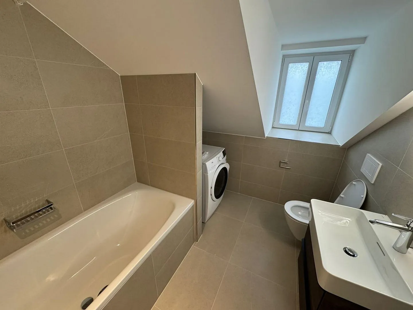 Charming 3.5-room apartment with stylish expansion! - Photo 4 of 6