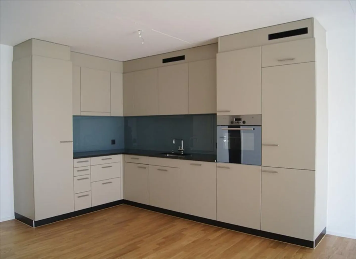Modernes Apartment in Dübendorf - Foto 3 von 7