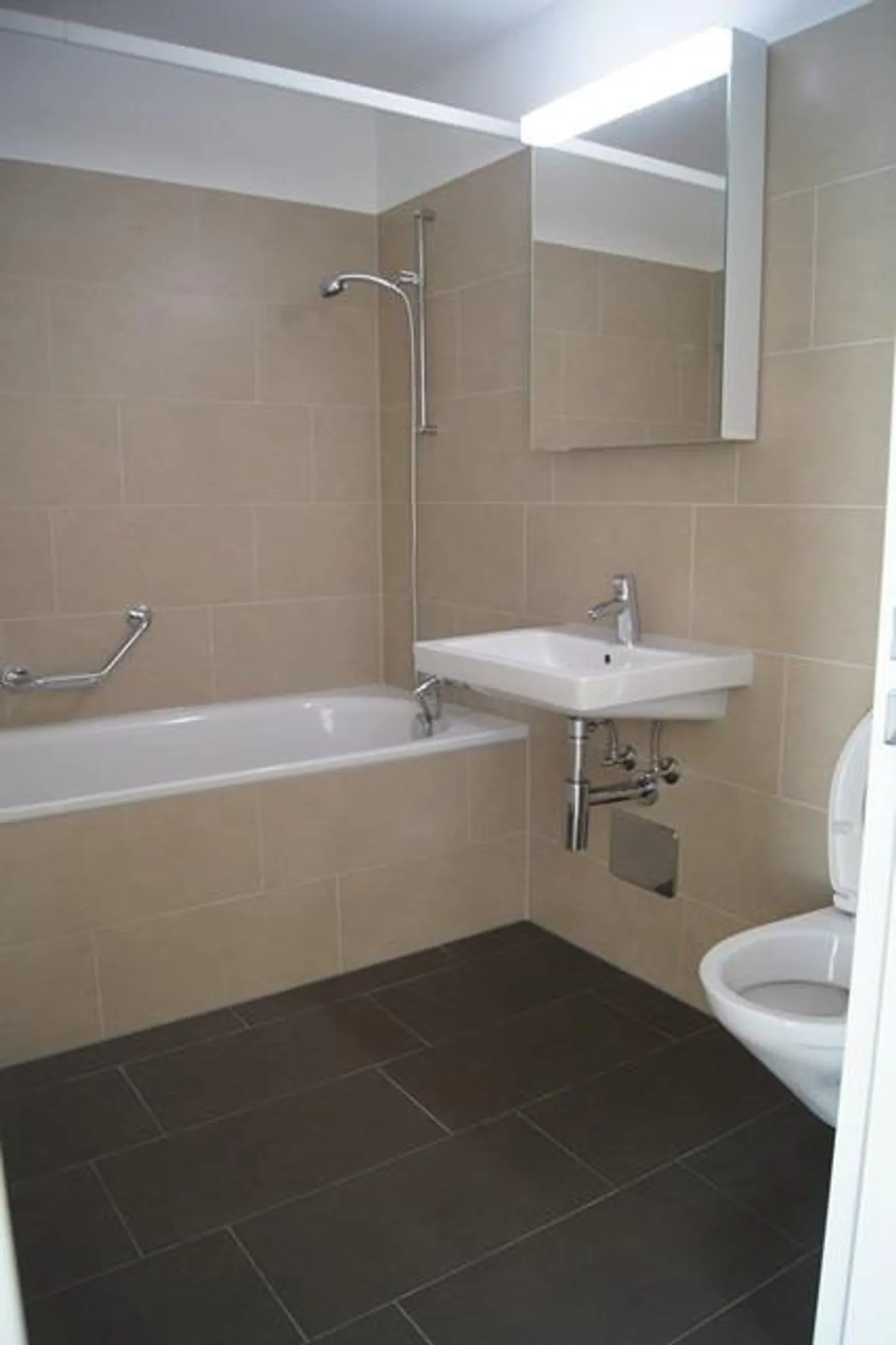 Modernes Apartment in Dübendorf - Foto 4 von 7