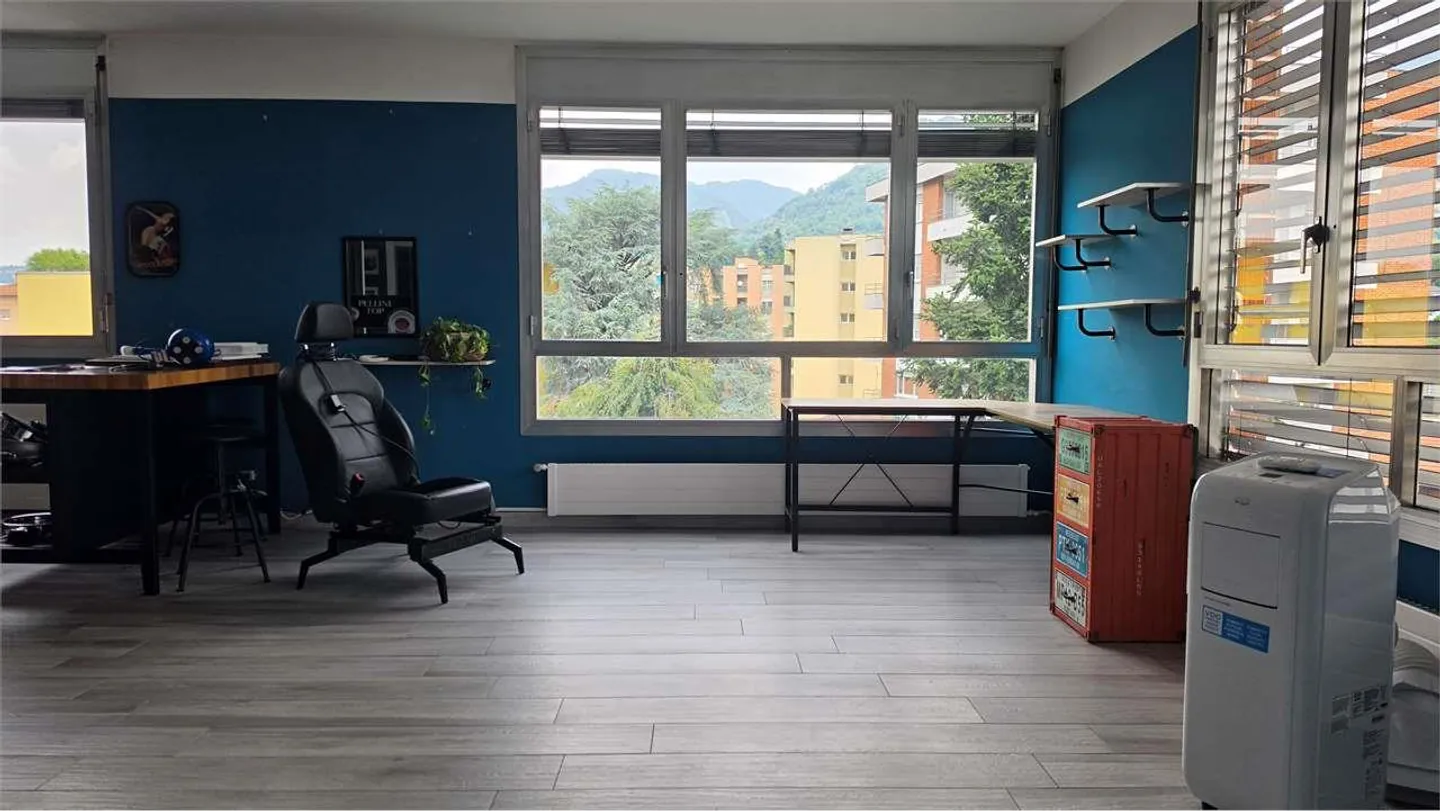 Wohnung im Zentrum von Chiasso, fünfter Stock, möbliert, renoviert - Foto 3 von 4