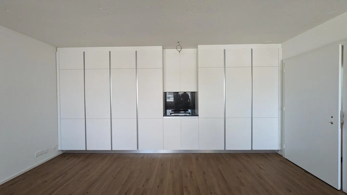 PLENTY OF SPACE FOR YOUR IDEAS! Freshly renovated commercial space (185 m²) - Photo 8 of 9