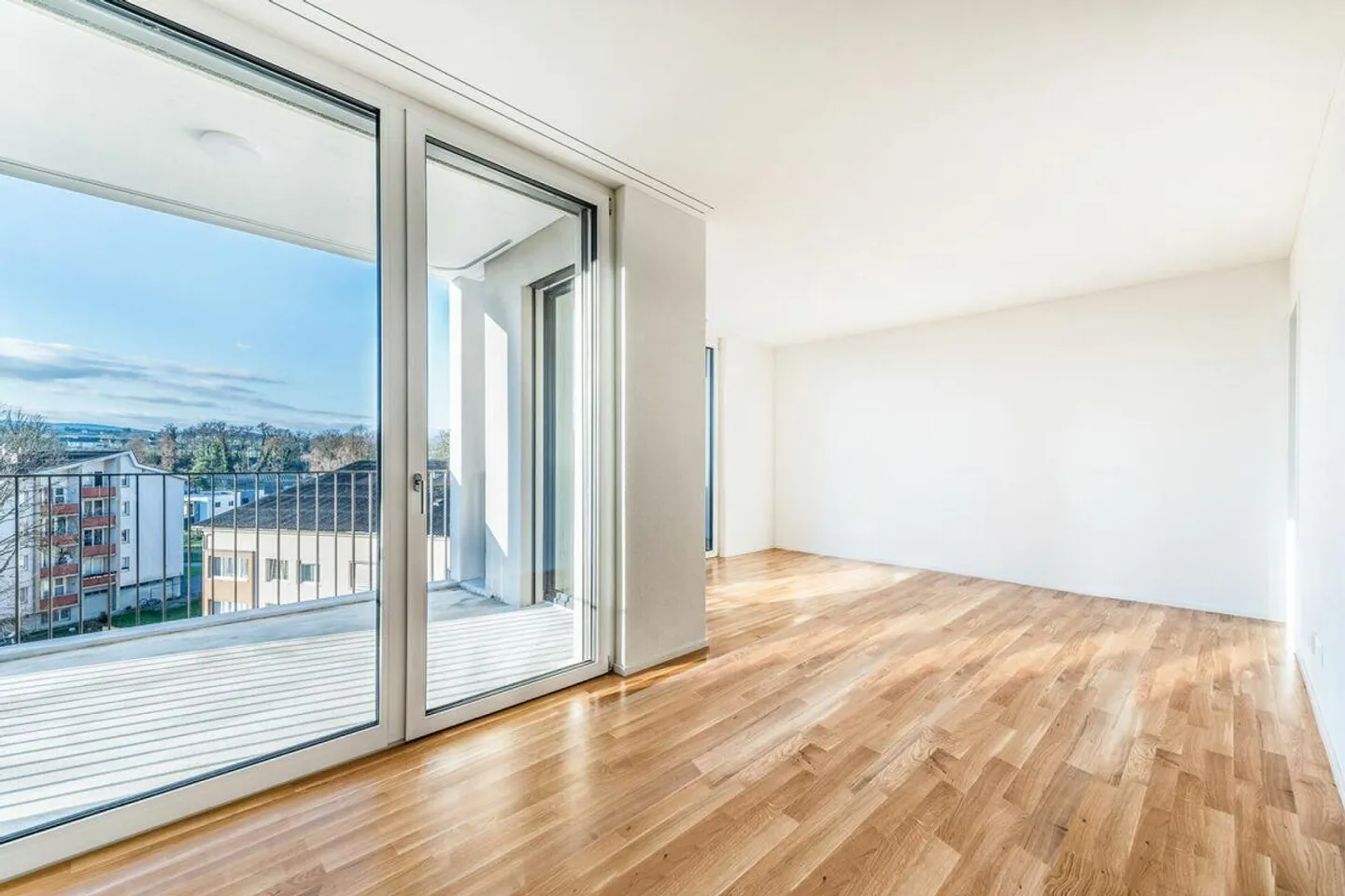 Modern 2½ room apartment with a view seeks new tenants - Photo 2 of 11