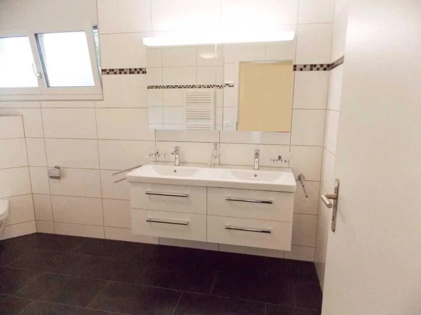 DUPLEX HOUSE AS AN INVESTMENT OBJECT 7.14% RETURN - Photo 10 of 13