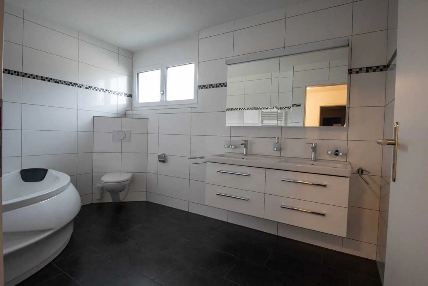 DUPLEX HOUSE AS AN INVESTMENT OBJECT 7.14% RETURN - Photo 11 of 13