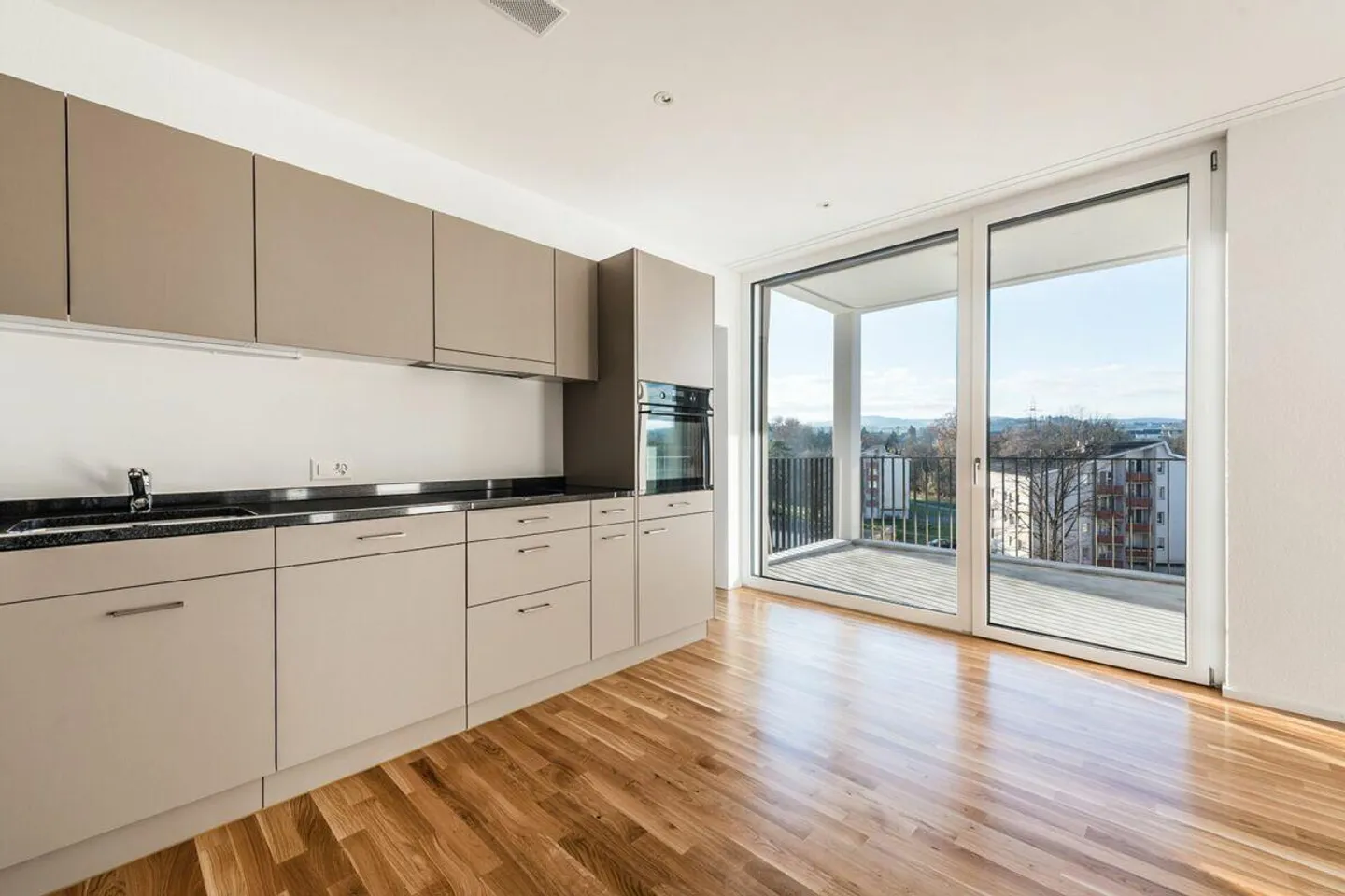Modern 2½ room apartment with a view seeks new tenants - Photo 5 of 11