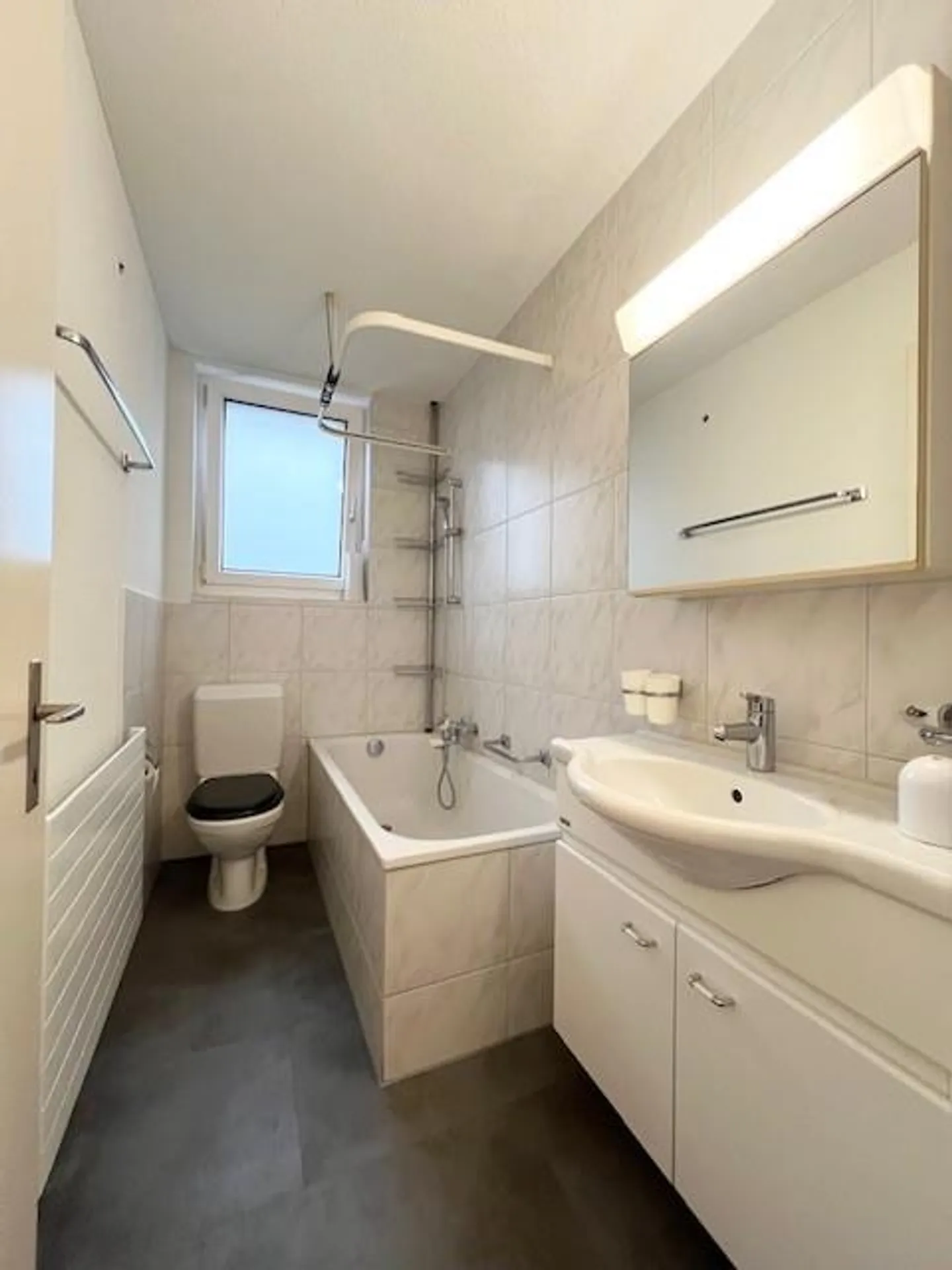 Charmante und zentrale 3.5 Zimmerwohnung - Foto 5 von 6