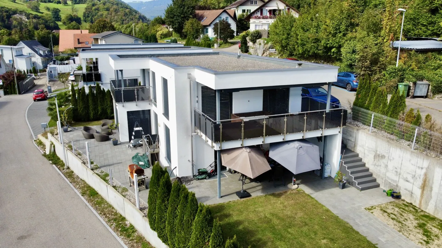 Modernes Familienparadies in Oensingen! 6.5-Zimmer Einfamilienhaus mit viel Platz und Charme - Foto 1 von 18