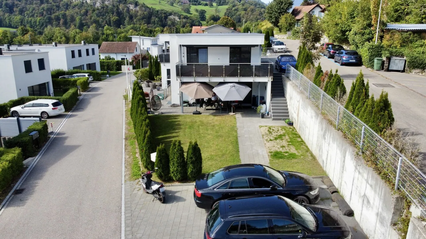 Modernes Familienparadies in Oensingen! 6.5-Zimmer Einfamilienhaus mit viel Platz und Charme - Foto 2 von 18