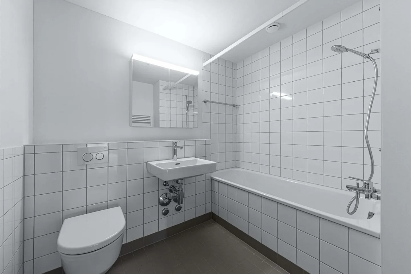 Spacious 4.5-room apartment in the Gundeldinger district, near... - Photo 3 of 13