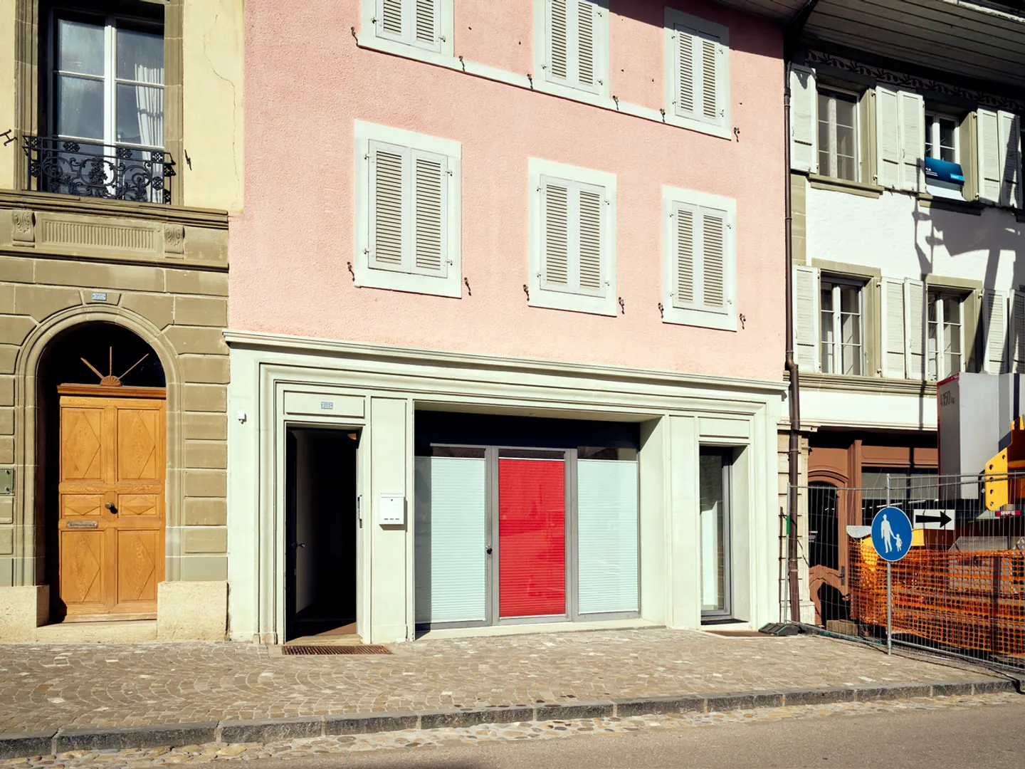 Beautiful commercial space of 70m2 for rent in the heart of Romont - Photo 6 of 6