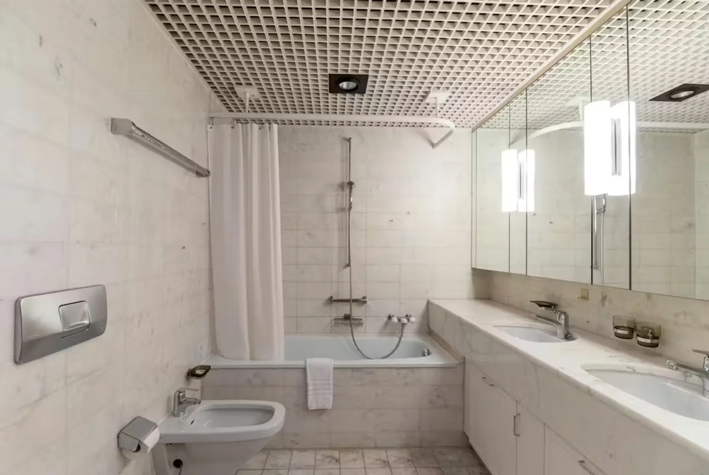 Charming Apartment in Zürich - Photo 9 of 10