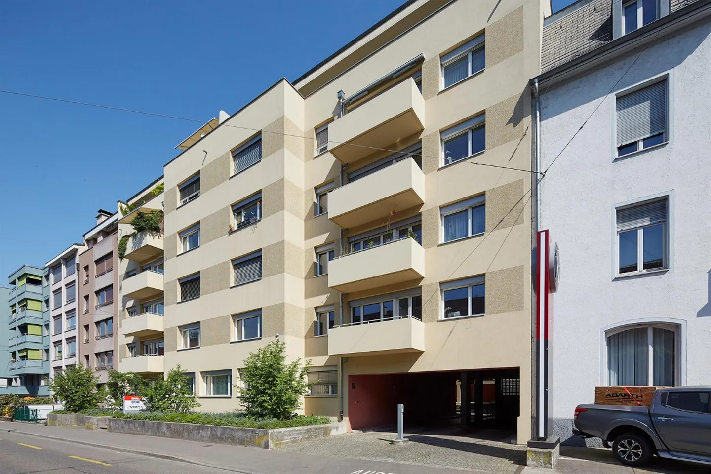Spacious 4.5-room apartment in the Gundeldinger district, near... - Photo 1 of 13