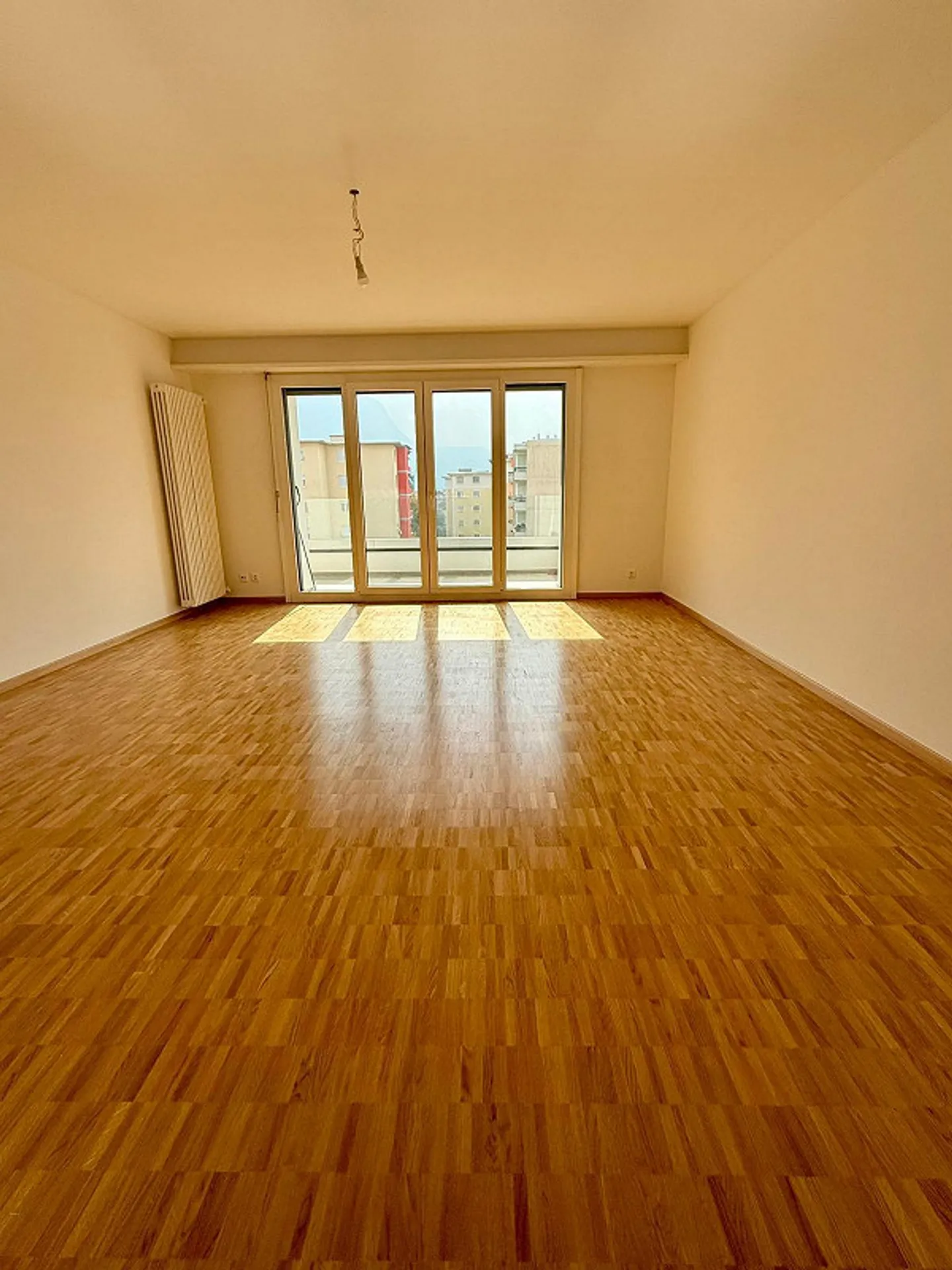 Viganello - Affittasi luminoso 5.5 locali - Foto 2 di 13