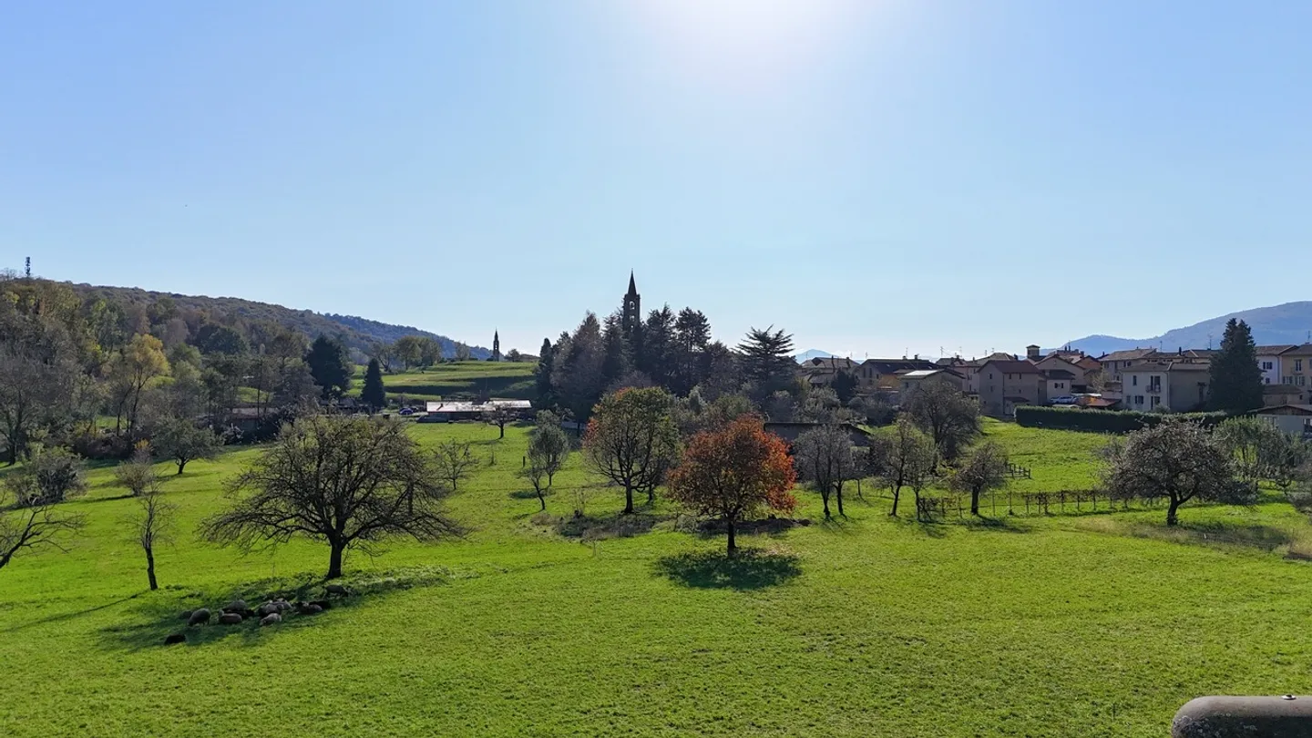 Elegant Villa with Panoramic View and Expansion Potential - Photo 3 of 15