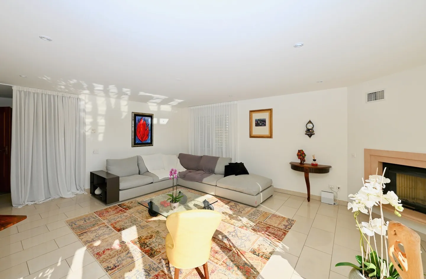 Elegant Villa with Panoramic View and Expansion Potential - Photo 7 of 15