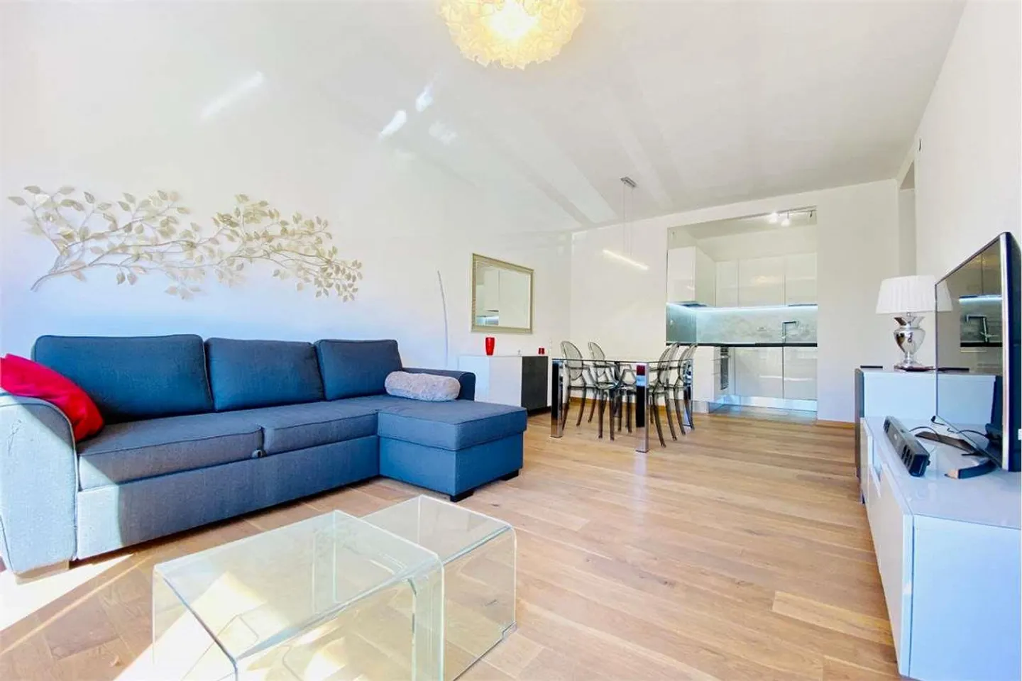 Appartement meublé bien relié à Lugano - Photo 1 sur 8