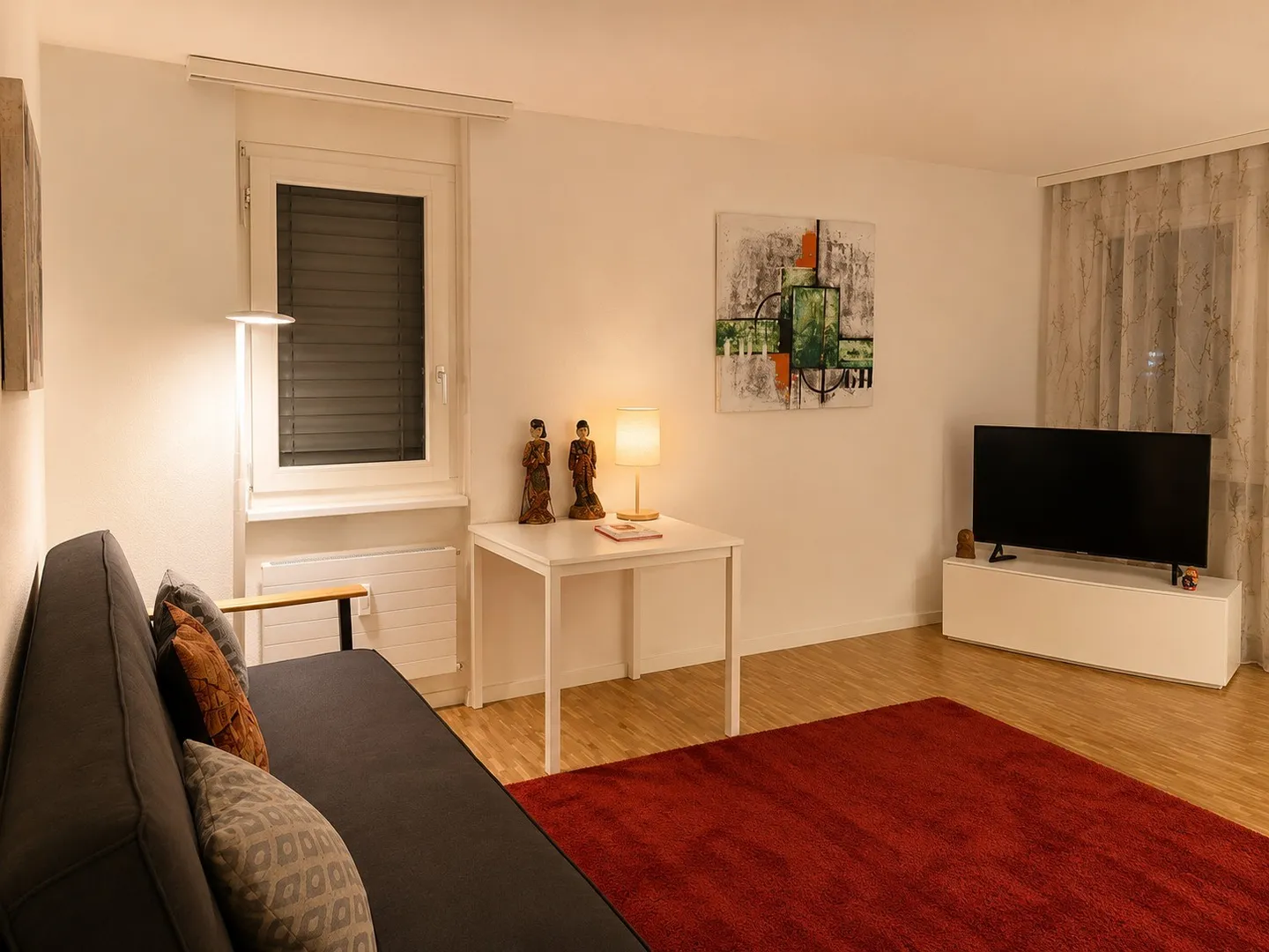 🌟 Appartement 2,5 pièces avec ascenseur dans un emplacement de premier choix Zone 10 🌟 - Photo 2 sur 11