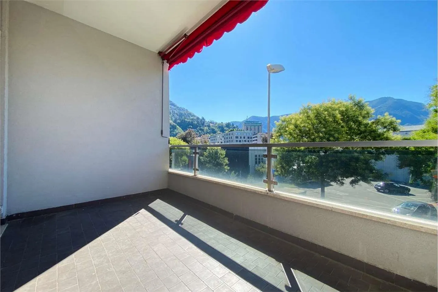 Appartement meublé bien relié à Lugano - Photo 8 sur 8