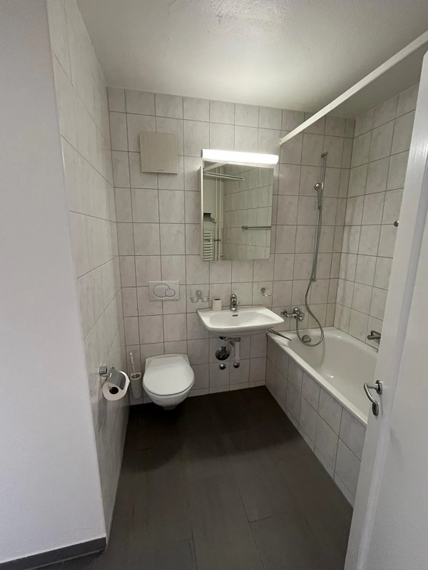 Charmante appartement 2 pièces dans un emplacement central - disponible à partir du 1er mai - Photo 5 sur 7