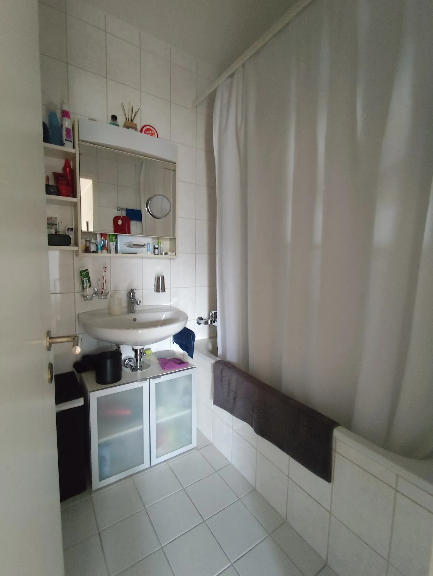 Charmante appartement 2 pièces avec balcon et mansarde - Photo 4 sur 5