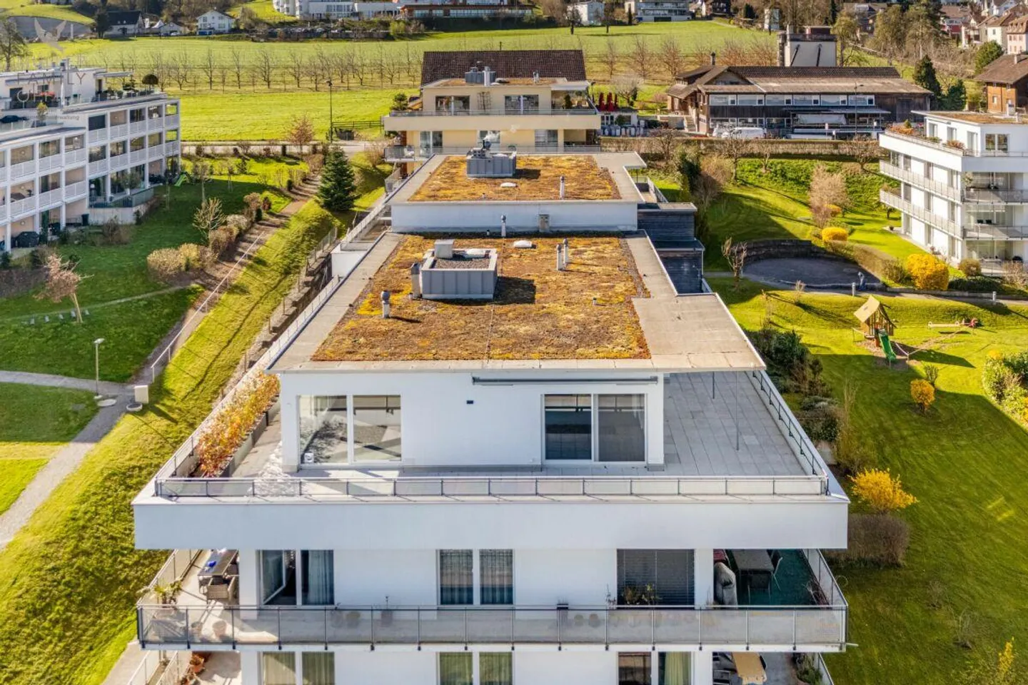 Élégance tranquille avec vue - Appartement en attique de 5 1/2 pièces avec vue... - Photo 4 sur 13