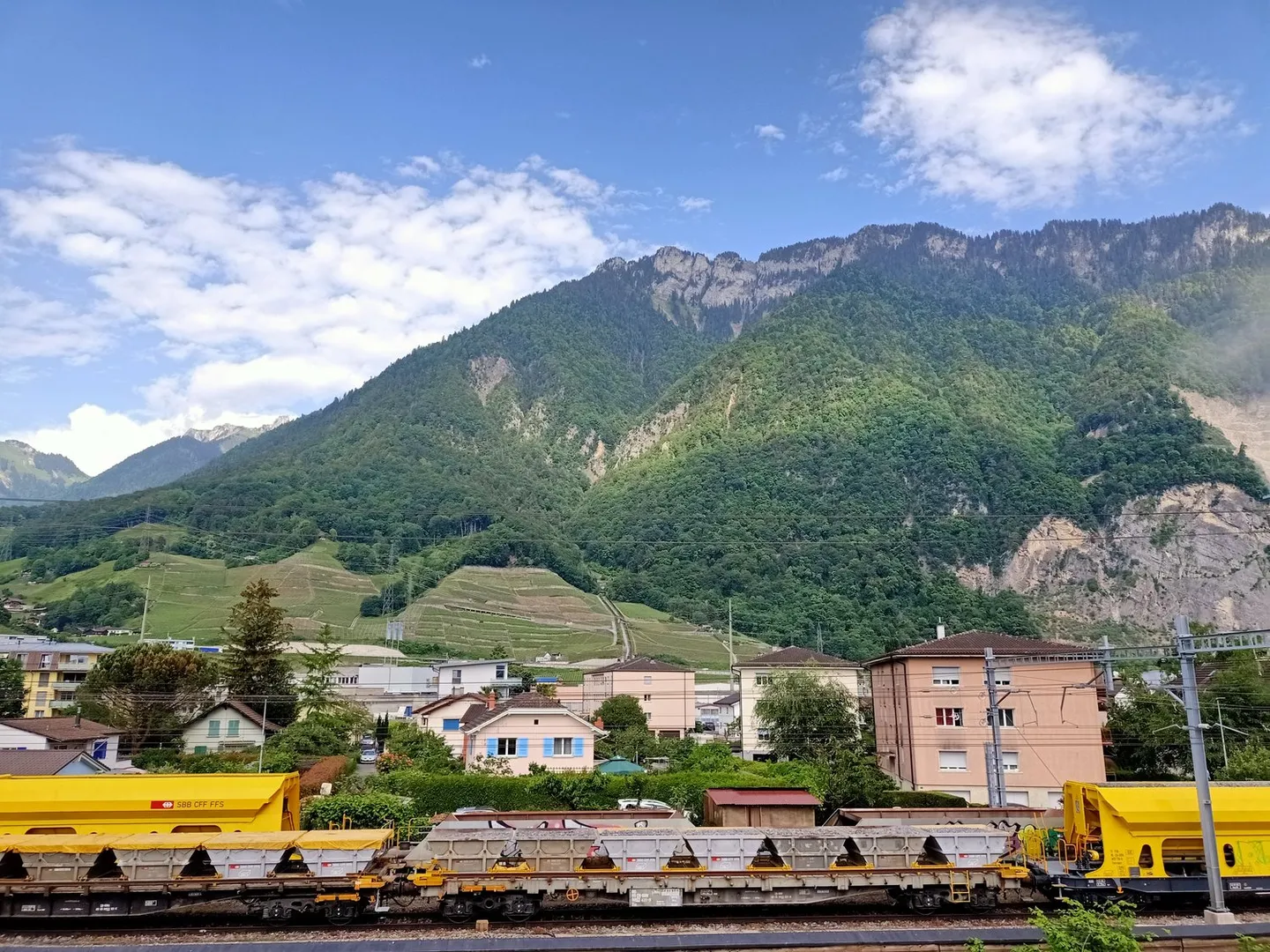 Attico spazioso con tre grandi terrazze vicino alla stazione e al lago - Foto 12 di 12