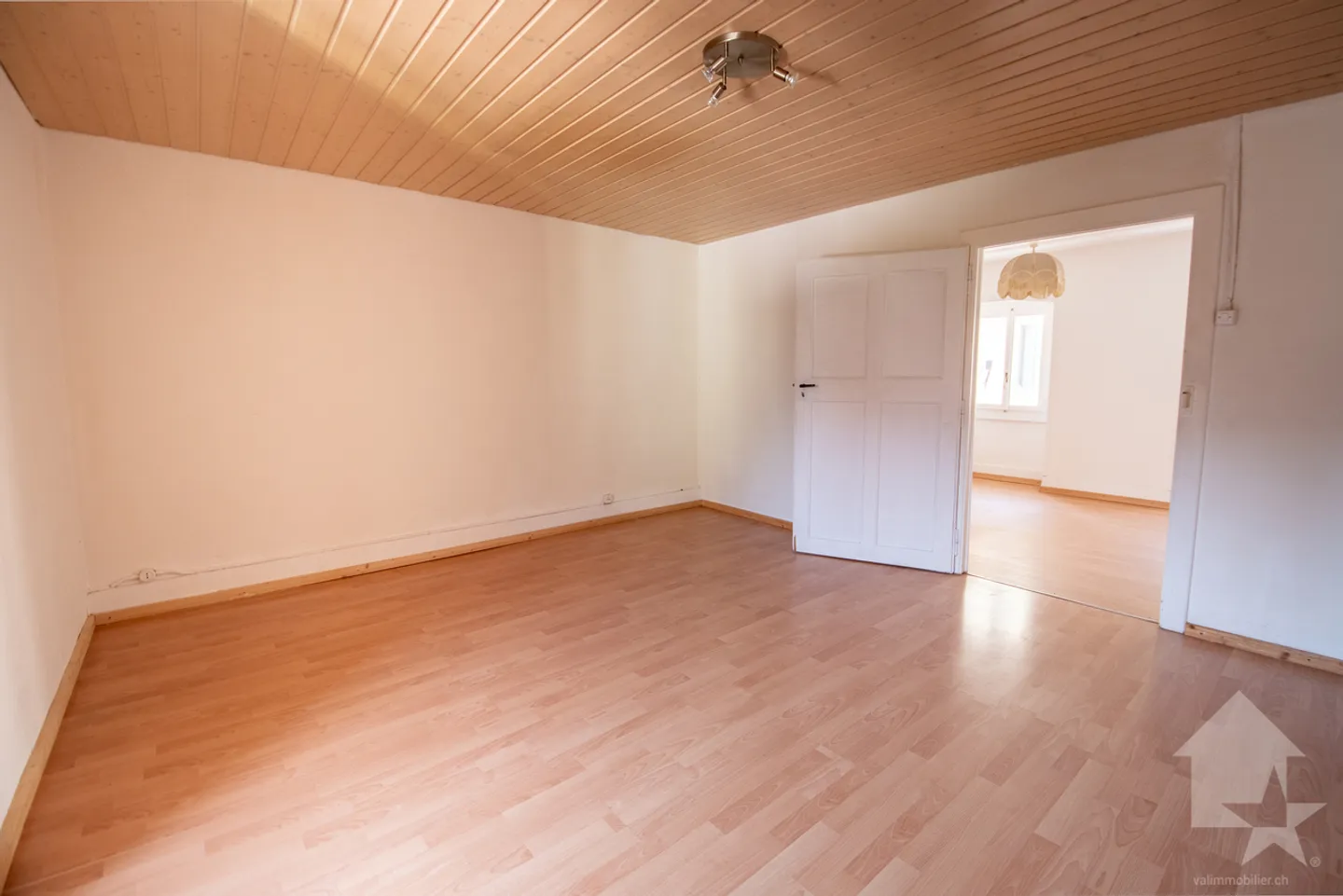 Opportunité de rénovation à Martigny - Photo 3 sur 13