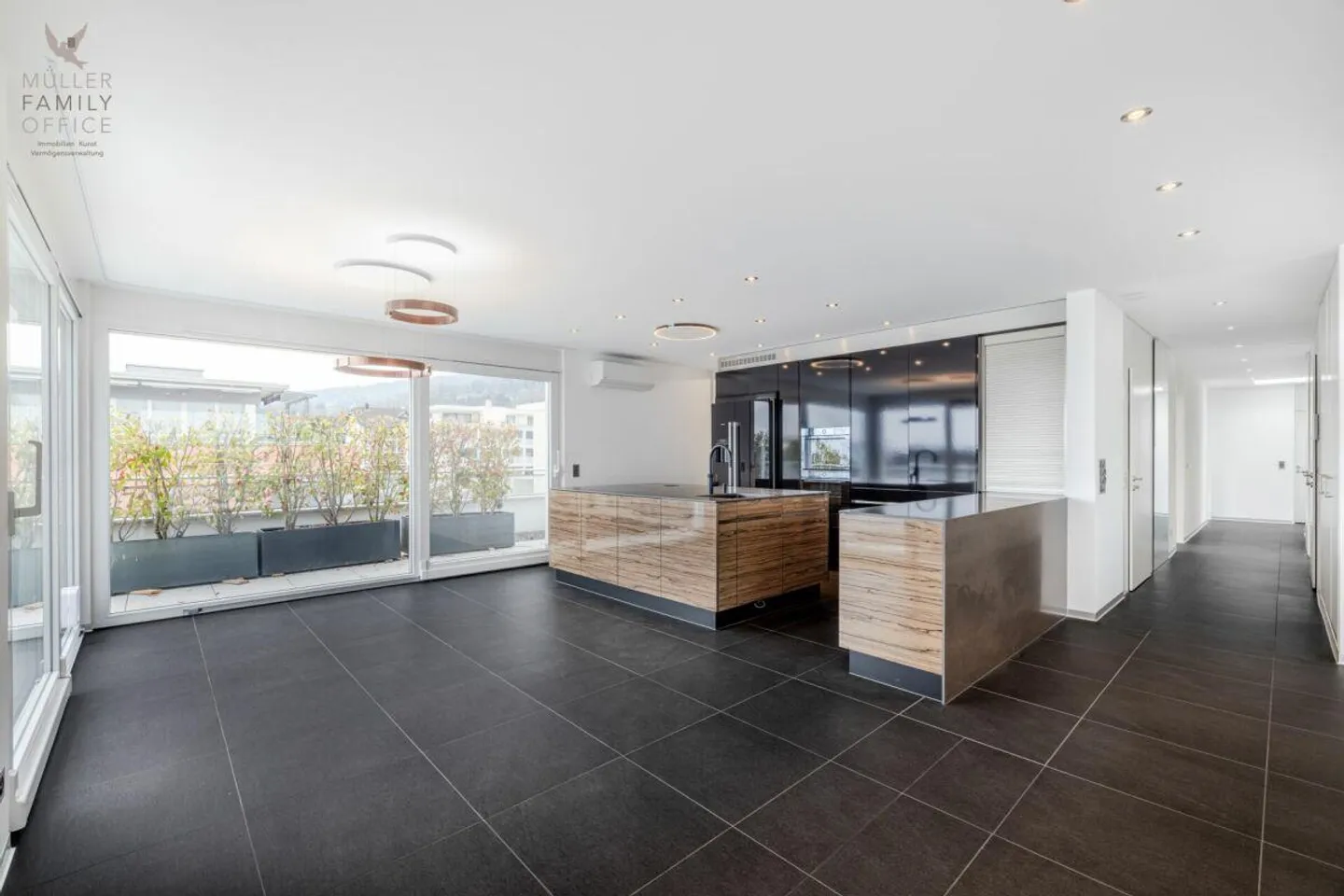 Élégance tranquille avec vue - Appartement en attique de 5 1/2 pièces avec vue... - Photo 1 sur 13