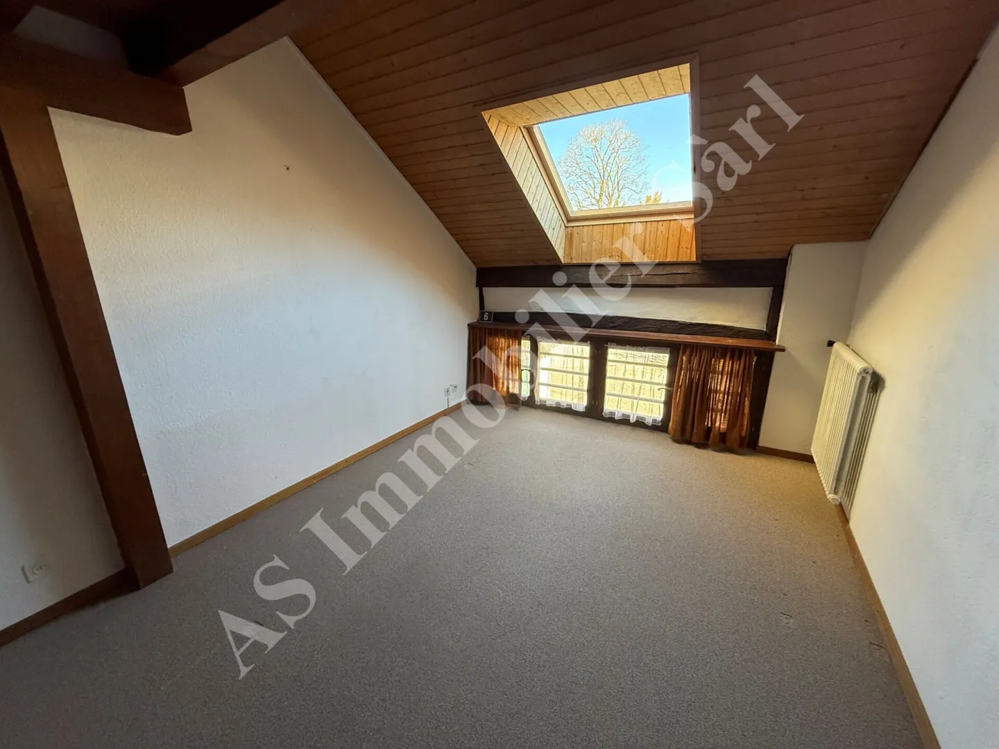 Außergewöhnliche Lage in der Nähe aller Annehmlichkeiten - Foto 4 von 15