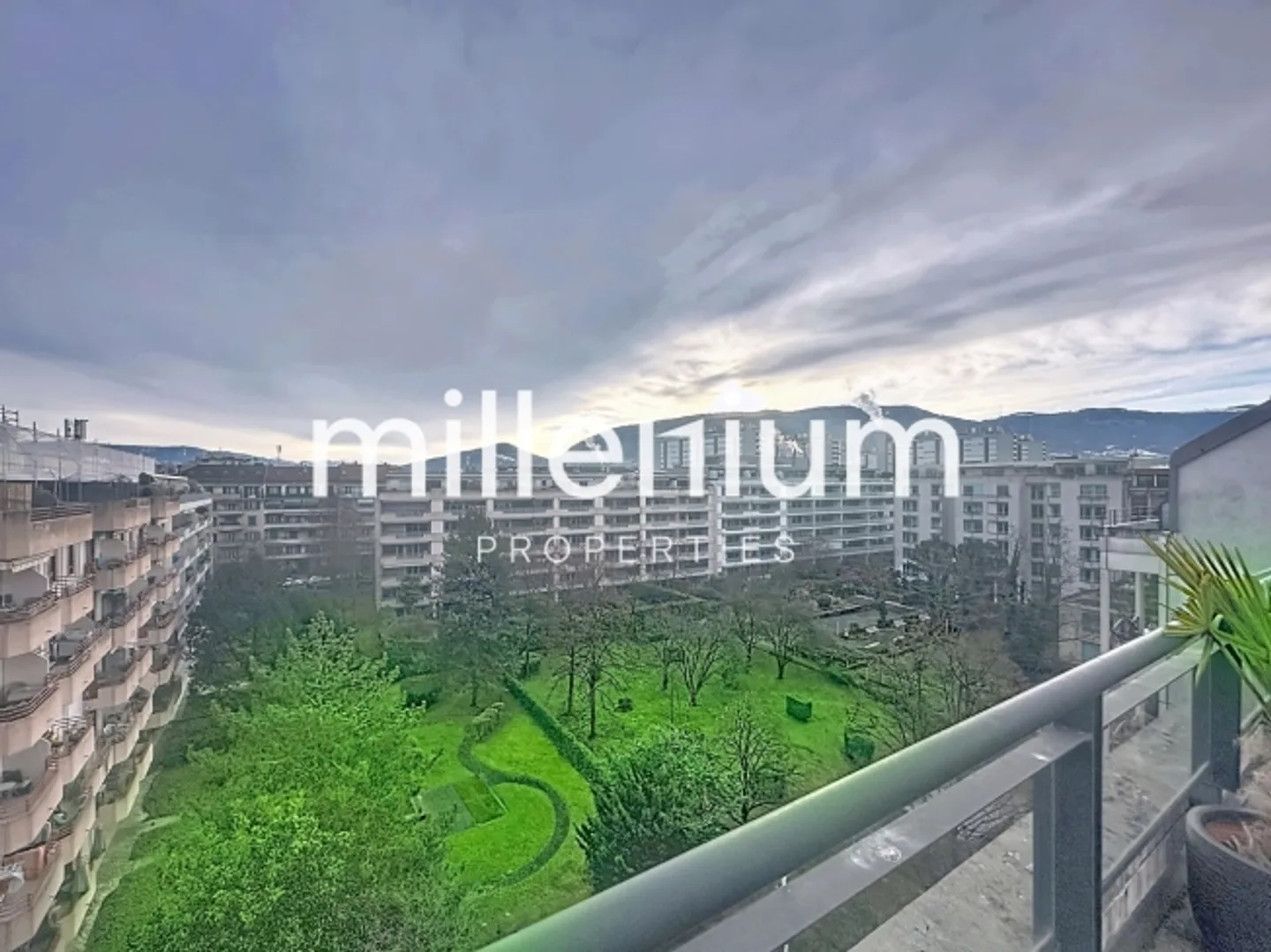 Große Wohnung mit Terrasse in Carouge. - Foto 7 von 7