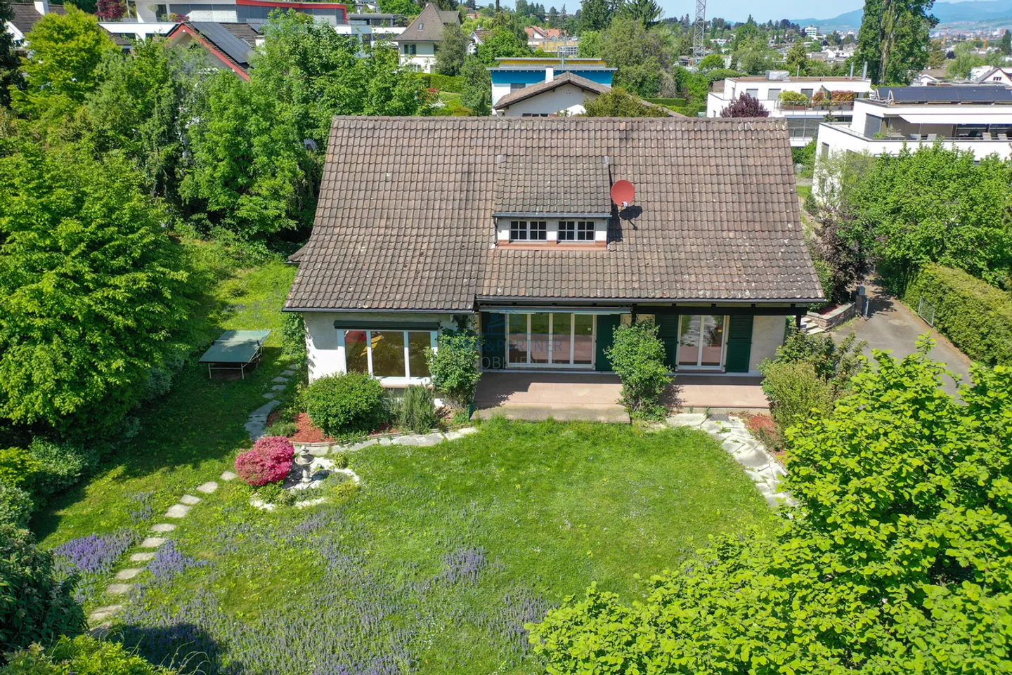 Charmantes Familienhaus in Bottmingen - Foto 1 von 12