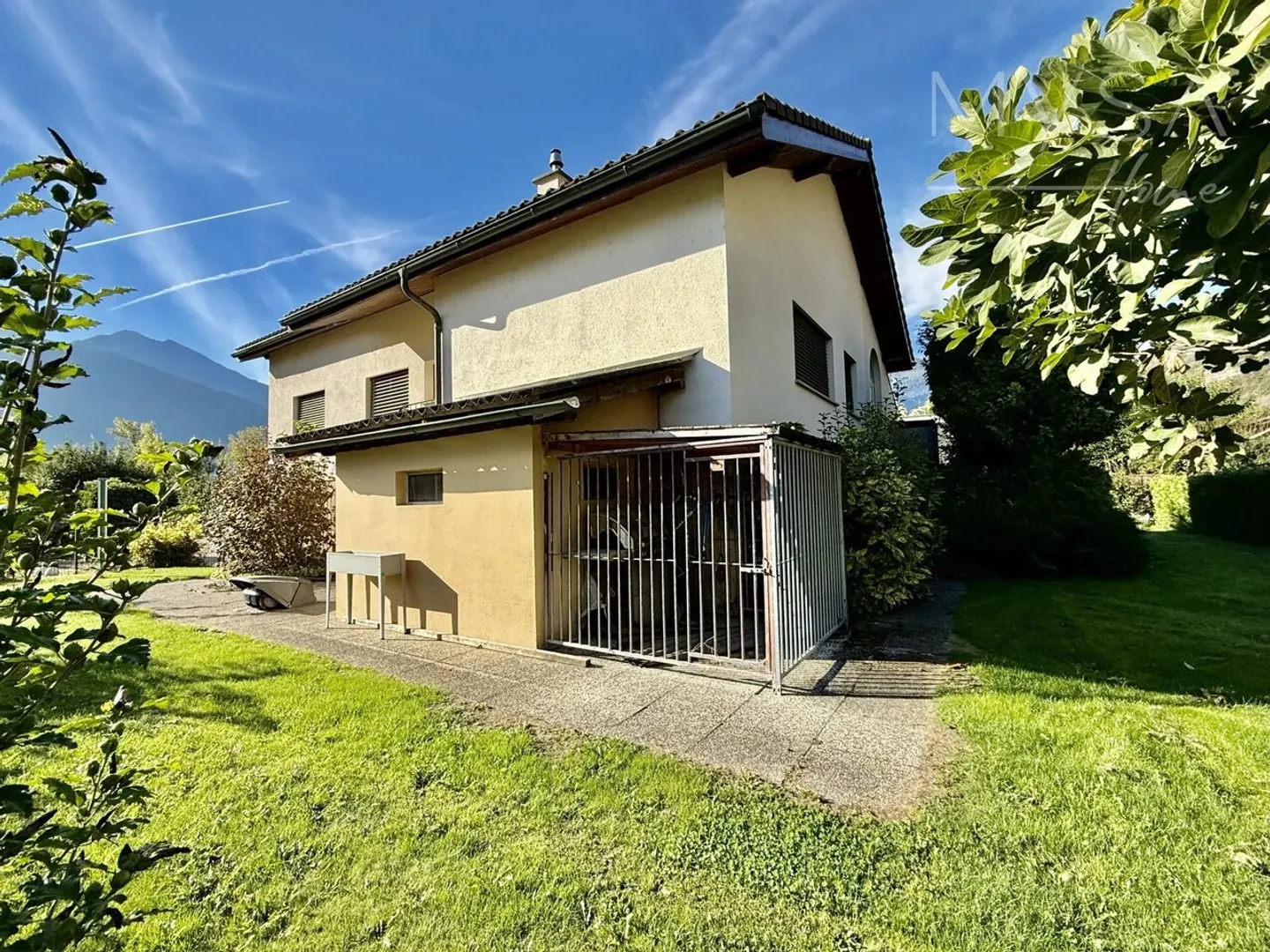 COMPLETAMENTE - Villa indipendente di lusso con piscina - Foto 2 di 4