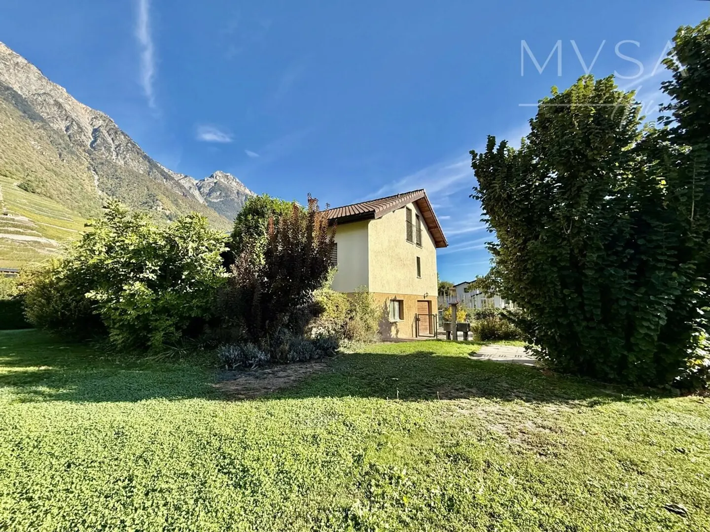 COMPLETAMENTE - Villa indipendente di lusso con piscina - Foto 4 di 4