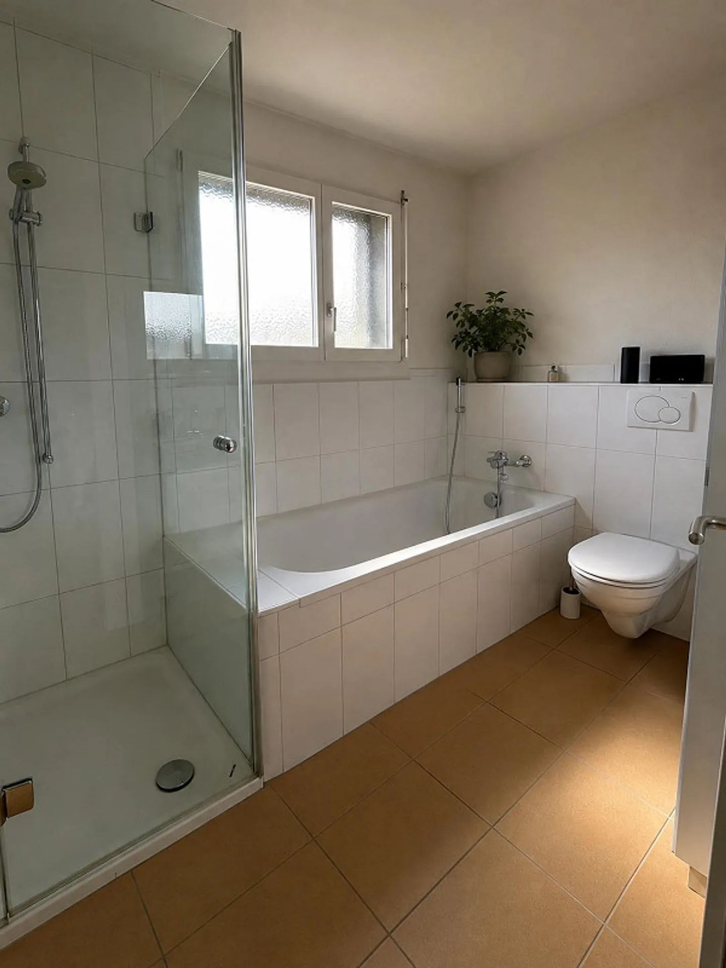 Appartamento duplex con balcone e terrazza sul tetto nel cuore di Lucerna - Foto 10 di 18