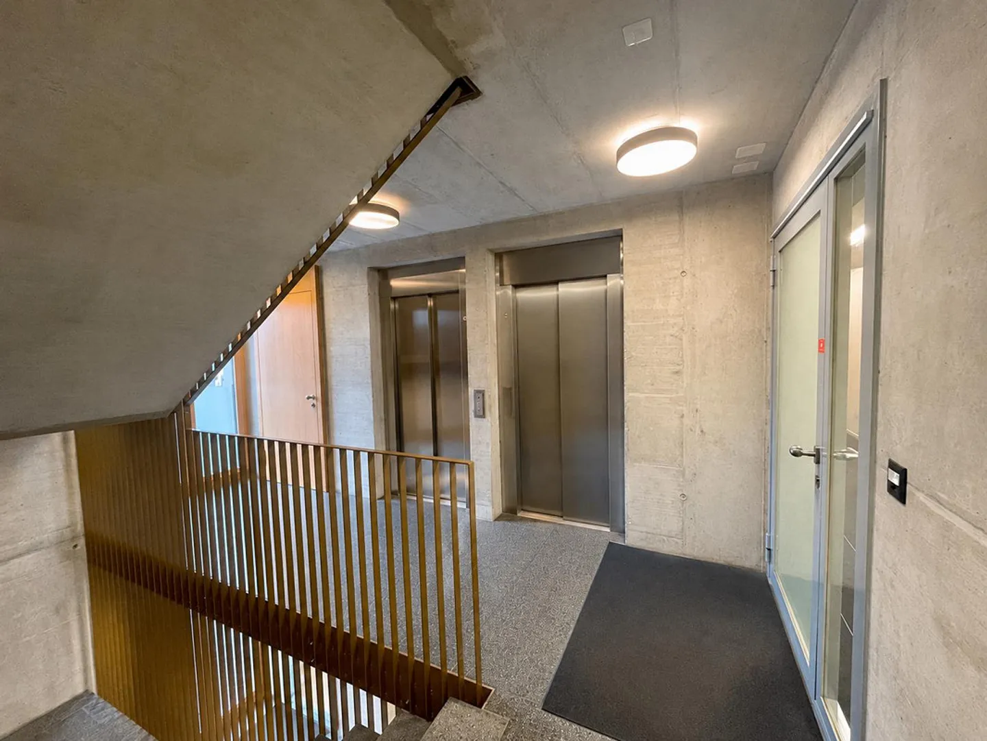 Appartamento duplex con balcone e terrazza sul tetto nel cuore di Lucerna - Foto 17 di 18