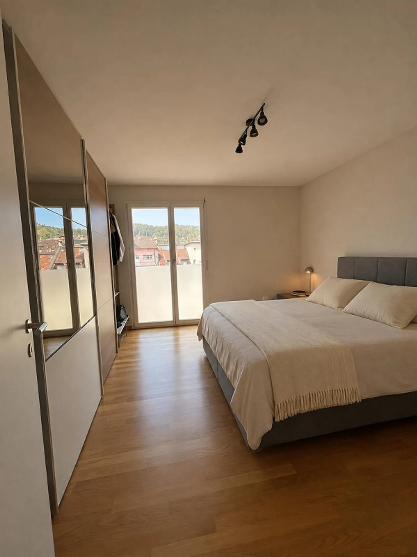 Appartamento duplex con balcone e terrazza sul tetto nel cuore di Lucerna - Foto 8 di 18