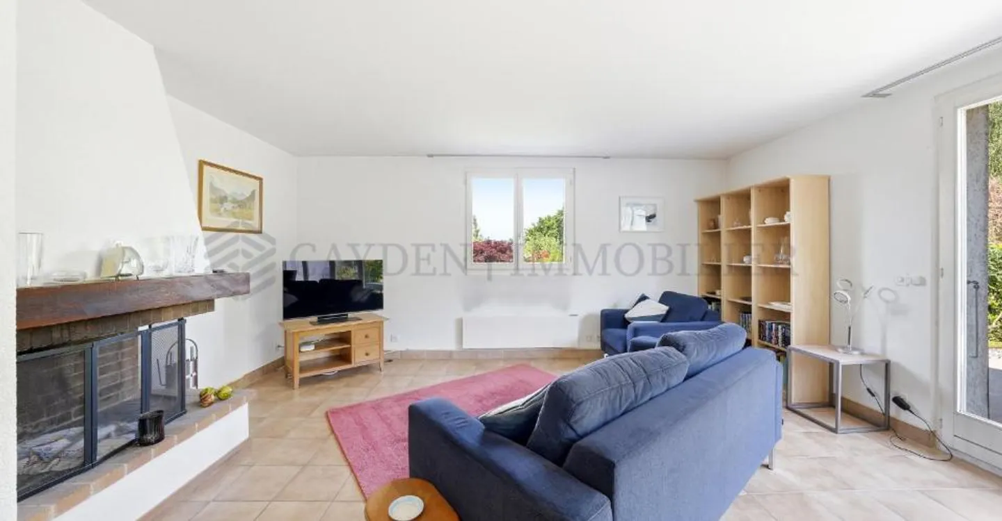 Große 7-Zimmer-Villa mit schönem sonnigen Garten - Foto 9 von 13