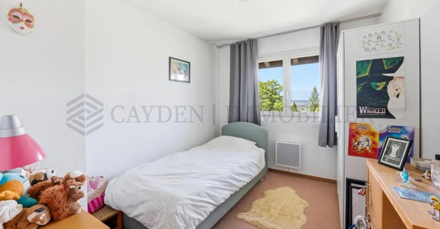 Große 7-Zimmer-Villa mit schönem sonnigen Garten - Foto 10 von 13