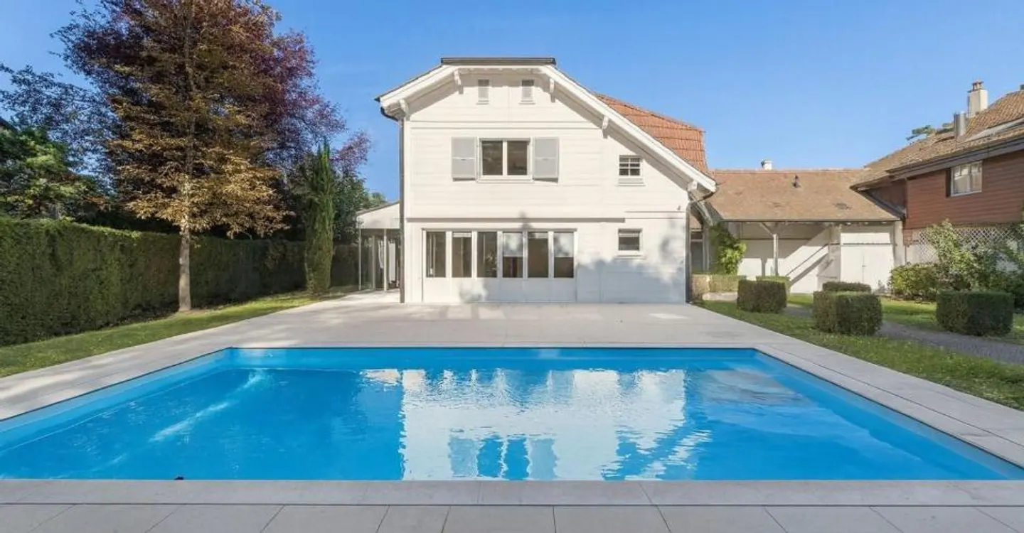 Magnificent renovated family property in the heart of Bellevue - Photo 1 of 10