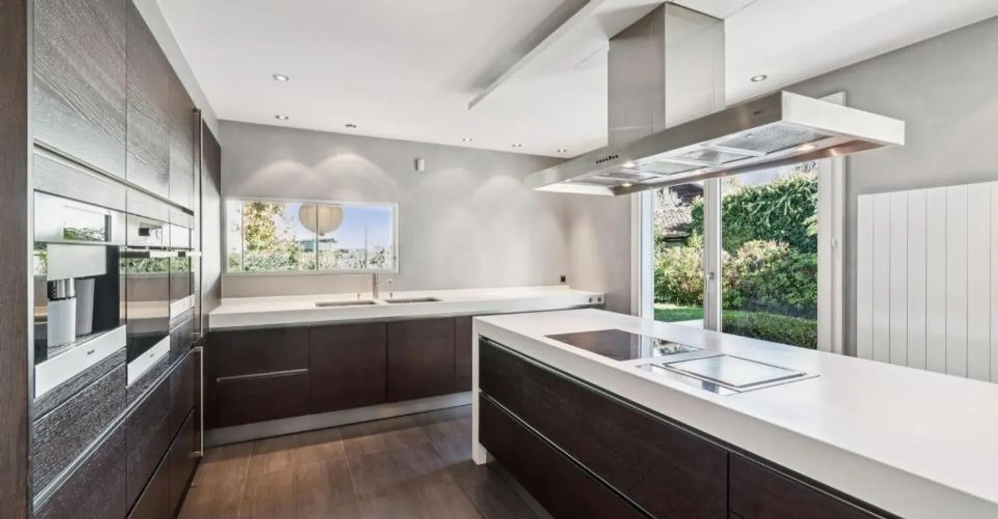 Magnificent renovated family property in the heart of Bellevue - Photo 5 of 10